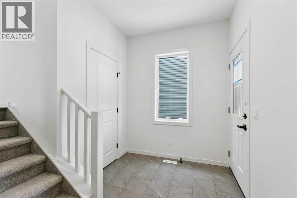823 Bayview Terrace SW — photo 4