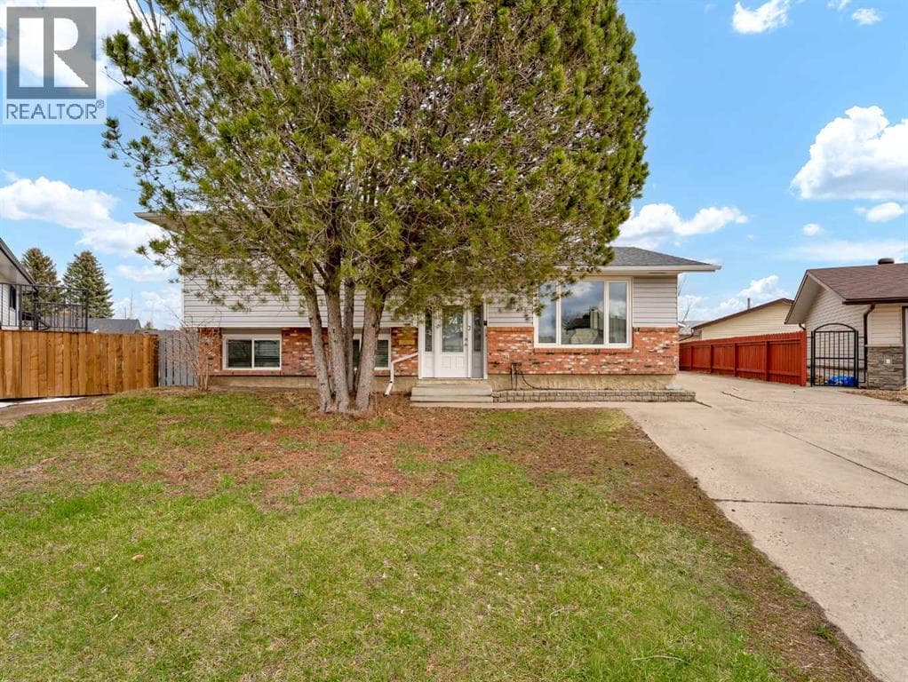 94 Milne Place SE — photo 2