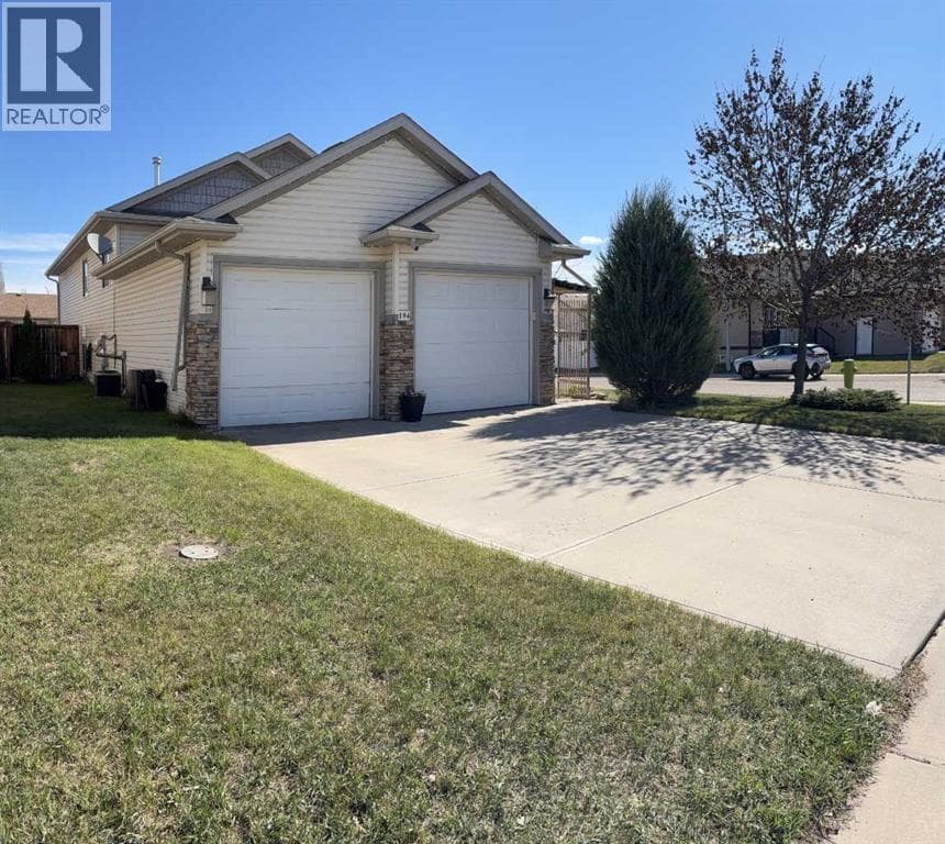 194 Webster Drive — photo 2