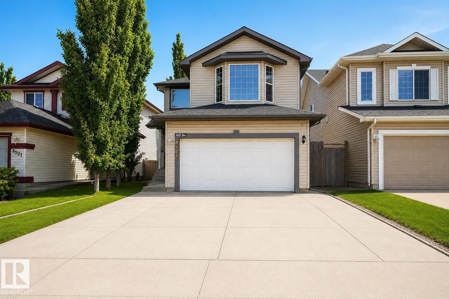 8523 7 AV SW SW