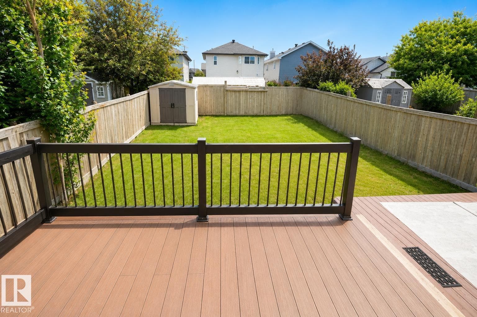 8523 7 AV SW SW — photo 4