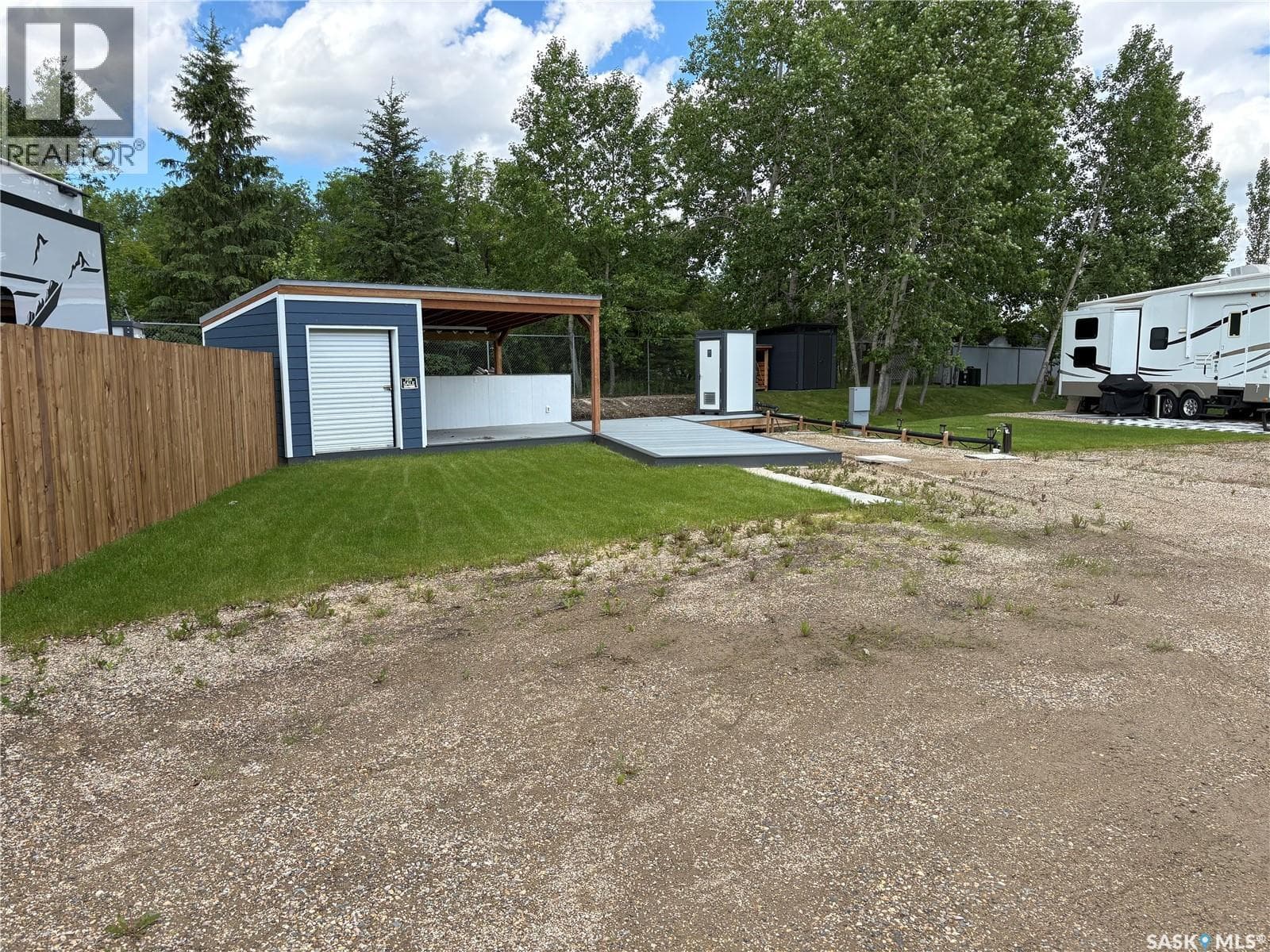 6 Gateway Road — photo 2