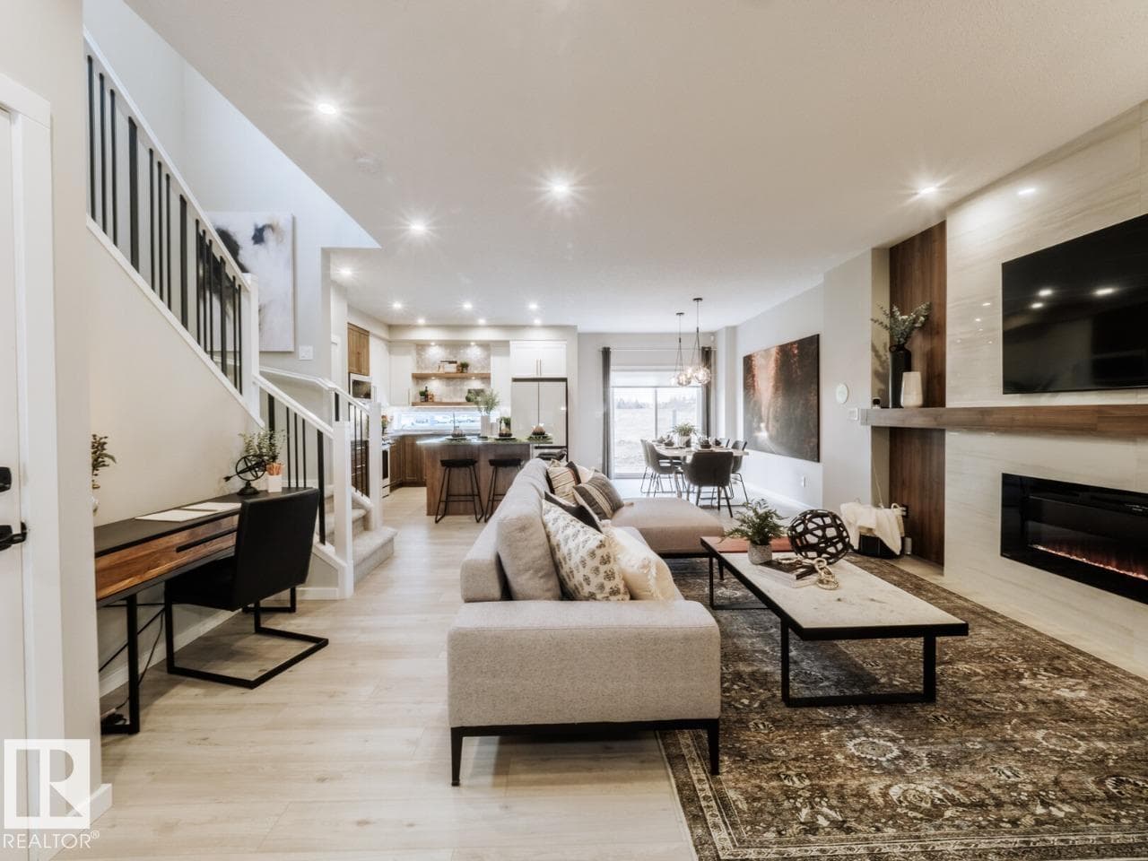 2720 6 AV SW — photo 3