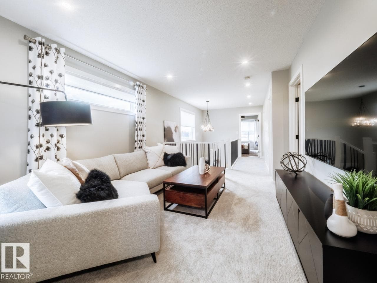 2720 6 AV SW — photo 5