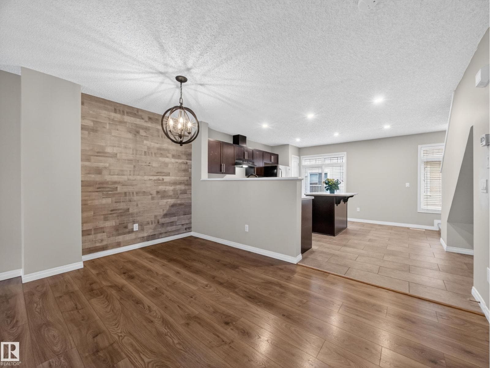 #31 1804 70 ST SW