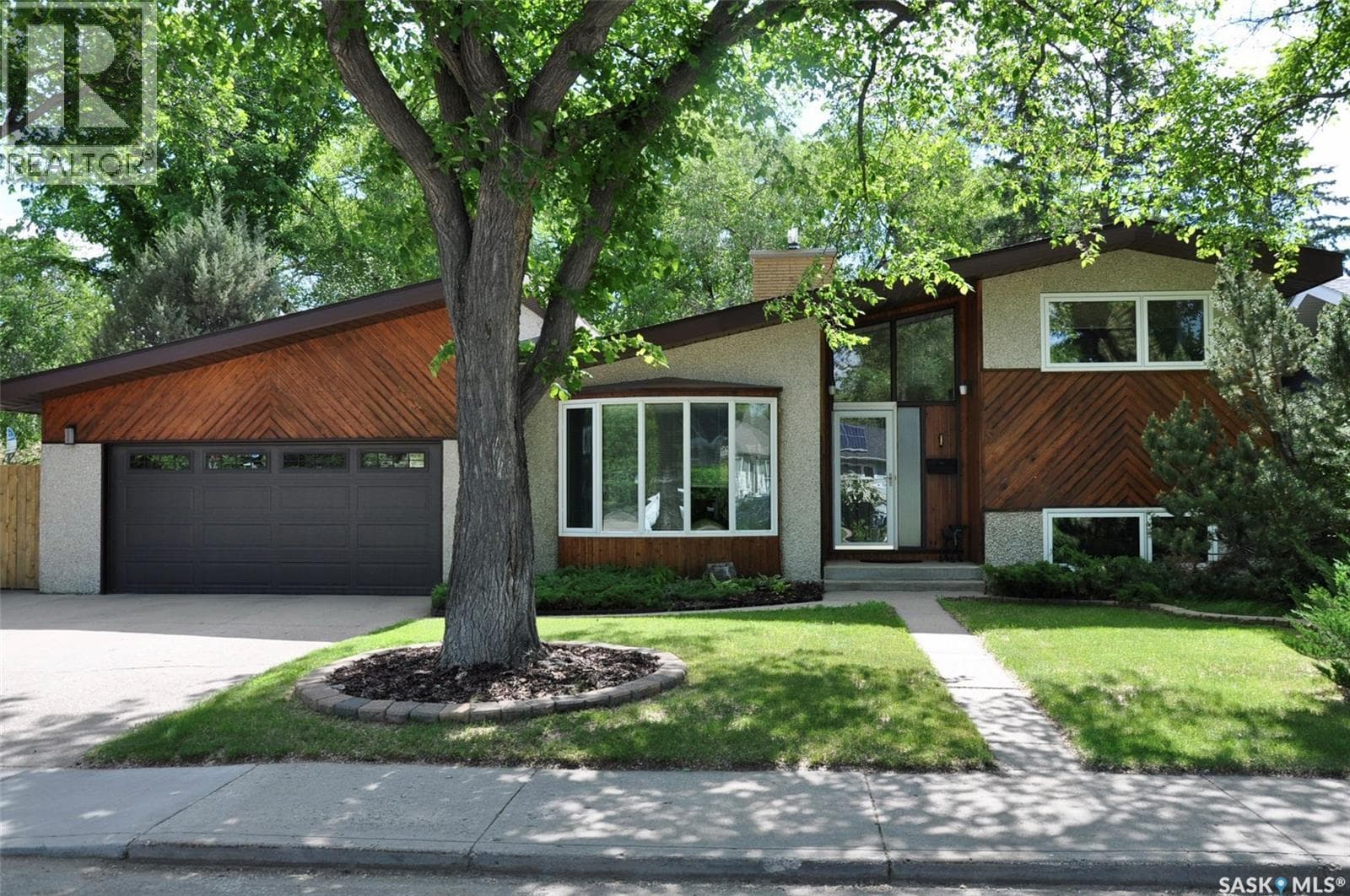 1 Maclean CRESCENT