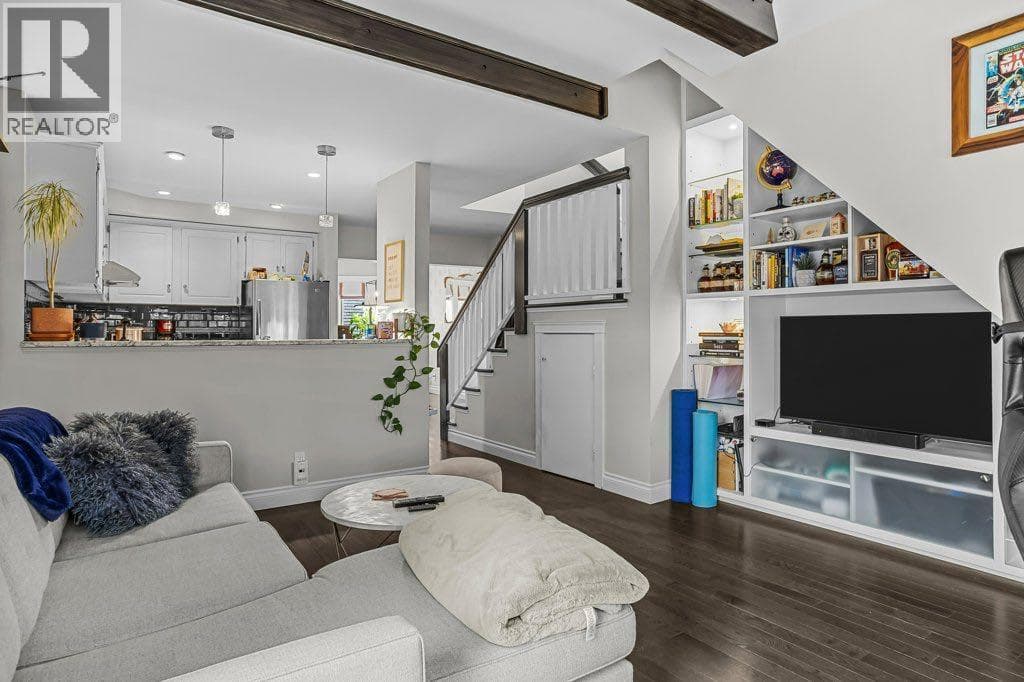 9, 420 Squirrel Street — photo 3