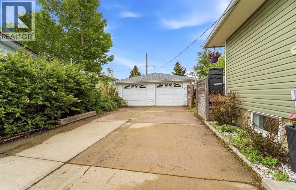 5413 54 Street — photo 3