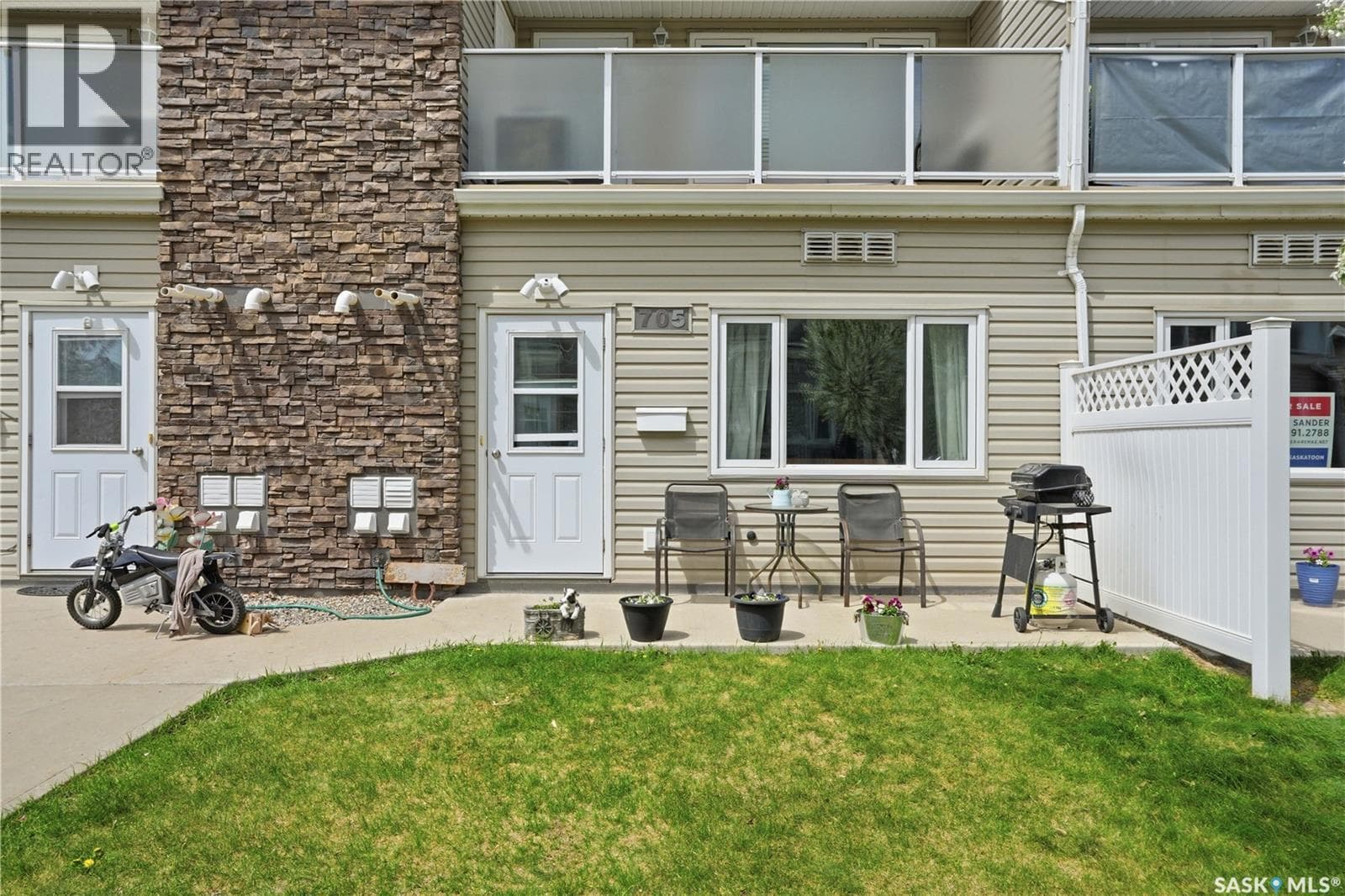 705 1022 Hampton CIRCLE