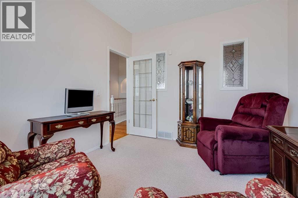 58 Evergreen Bay SW — photo 3