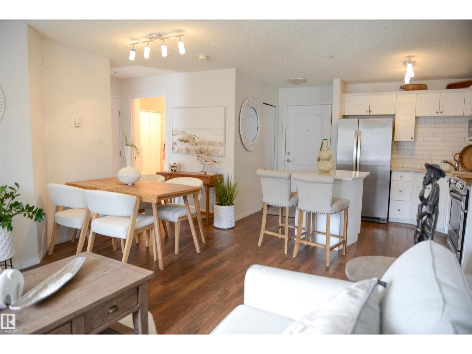 #114 155 EDWARDS DR SW
