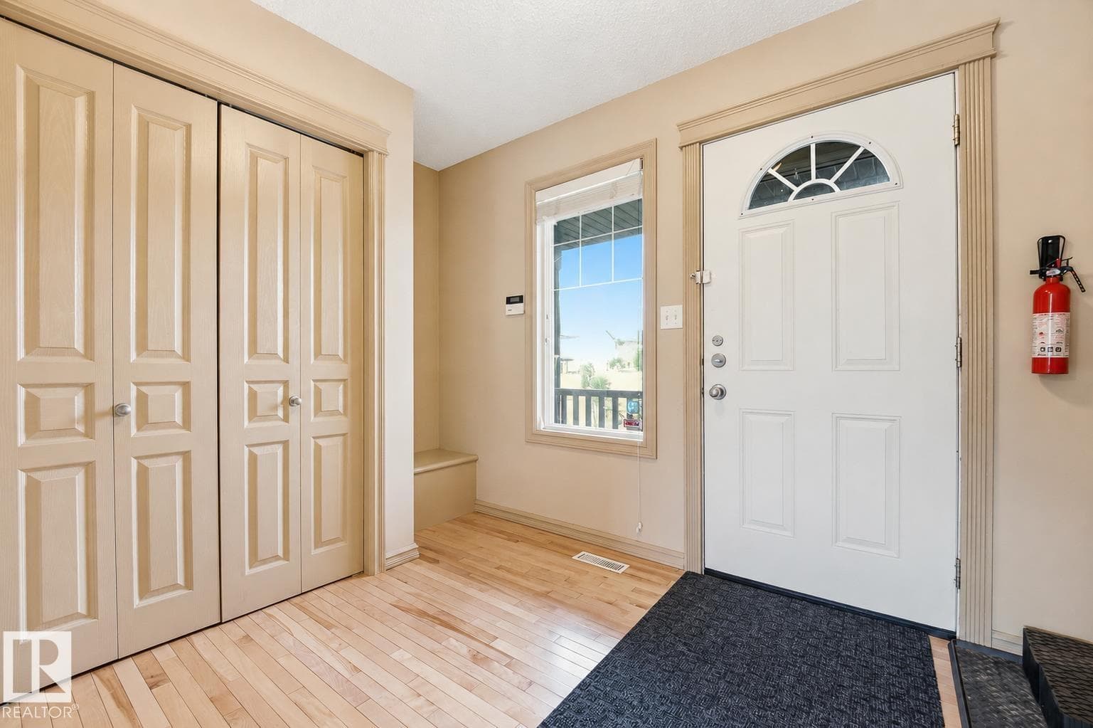 543 GEISSINGER LO NW — photo 5