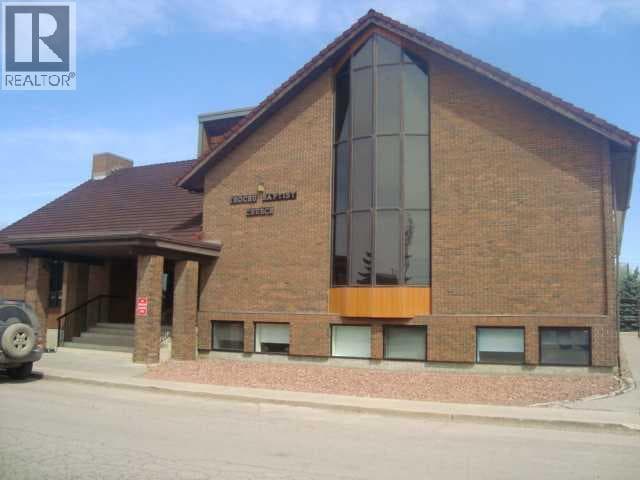 2 Trochu Avenue — photo 2