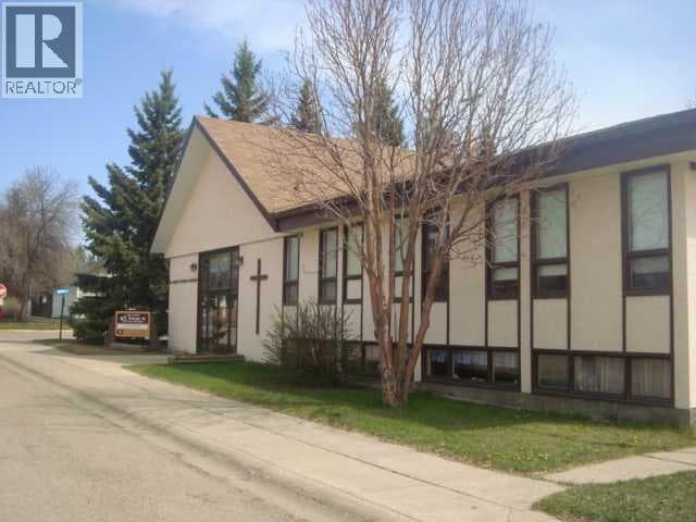 2 Trochu Avenue — photo 4