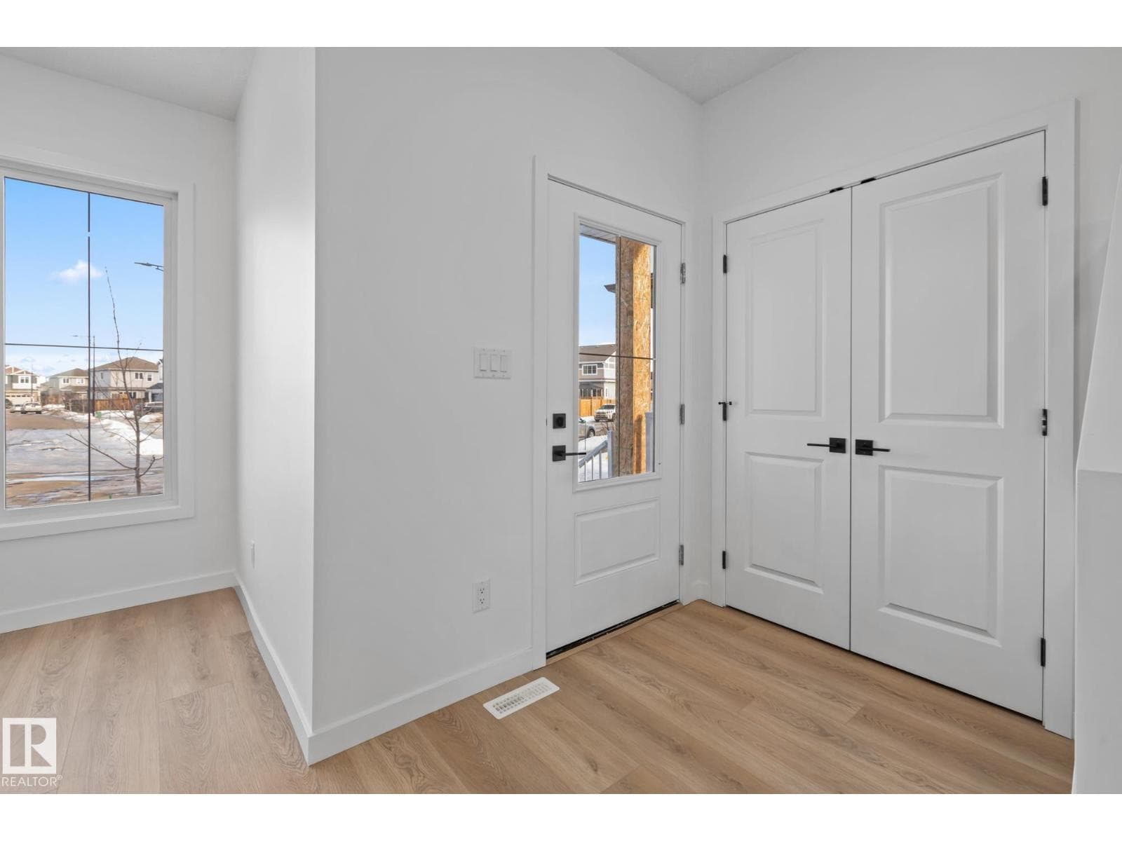 54 EDEN LI — photo 3