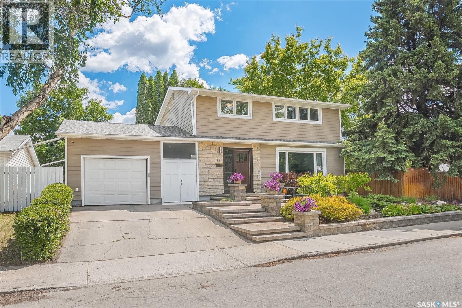 77 Potter CRESCENT — photo 2
