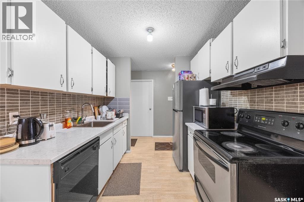 236 310 Stillwater DRIVE — photo 5