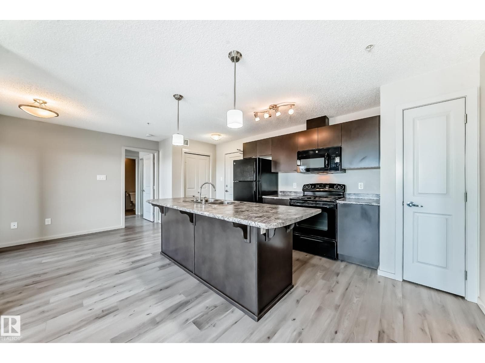 #332 344 WINDERMERE RD NW