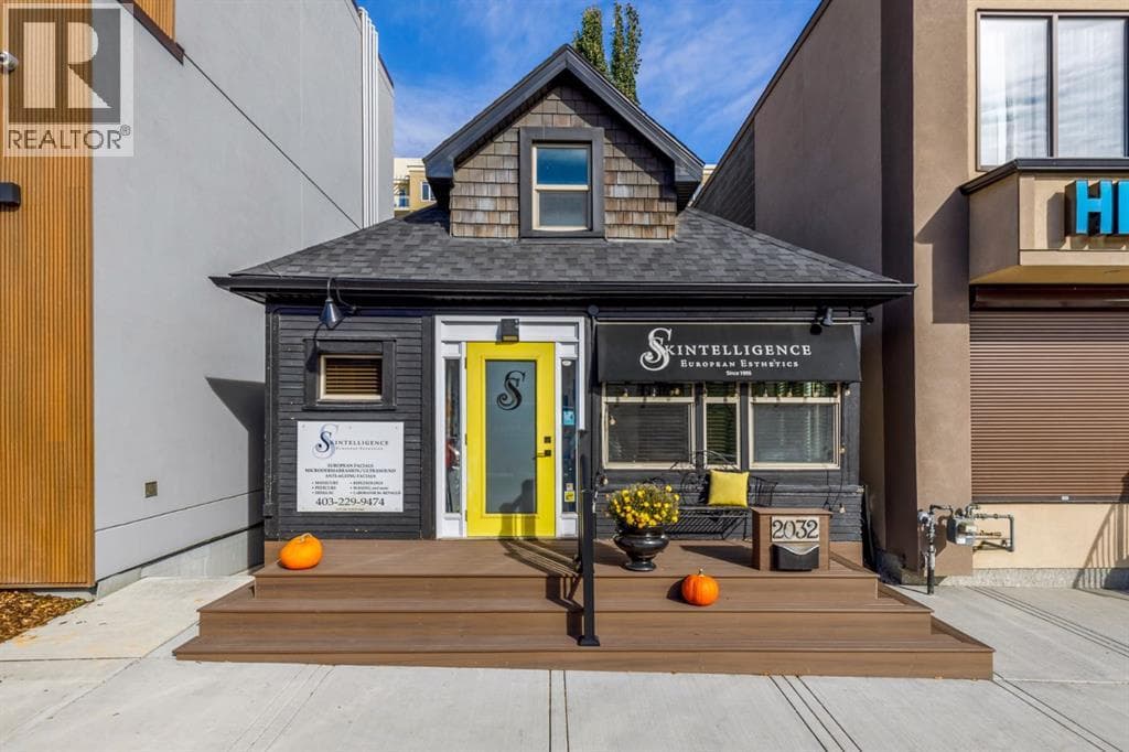 2032 34 Avenue SW — photo 3