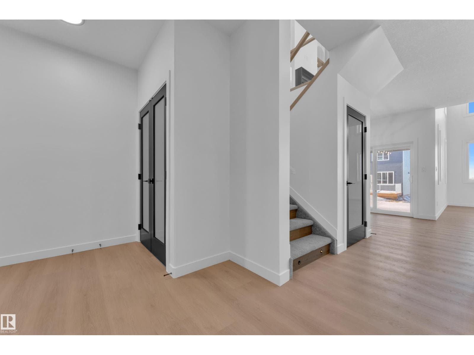 99 ELDRIDGE PT — photo 2