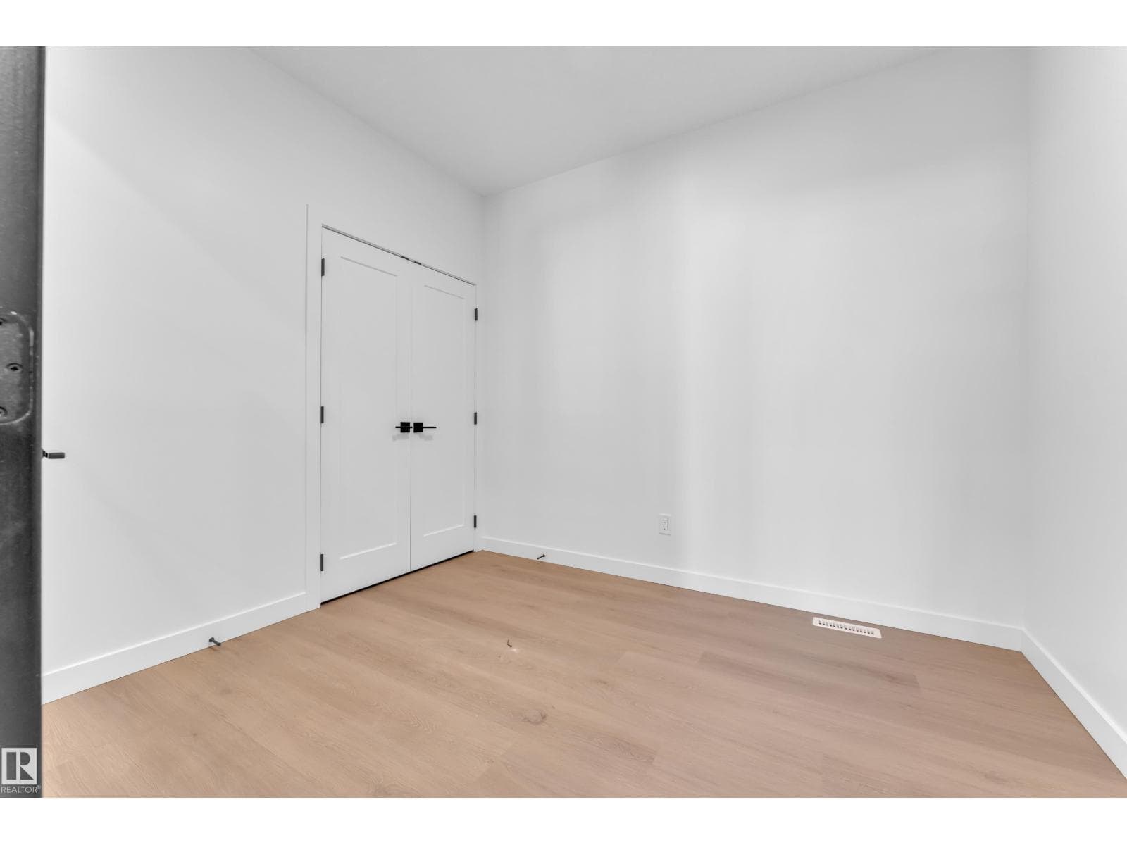 99 ELDRIDGE PT — photo 4