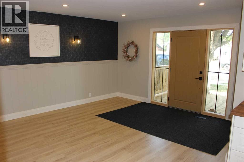 120 5 Street — photo 3