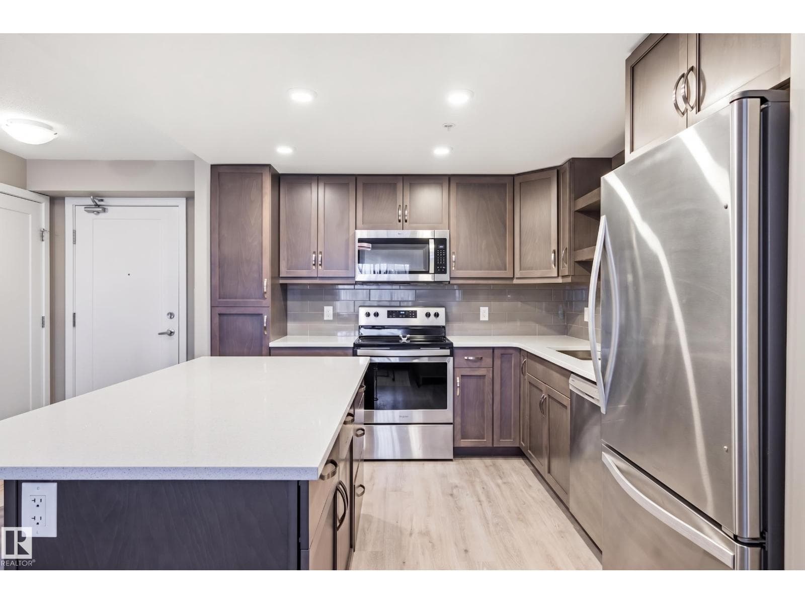 #232 5504 SCHONSEE DR NW — photo 3