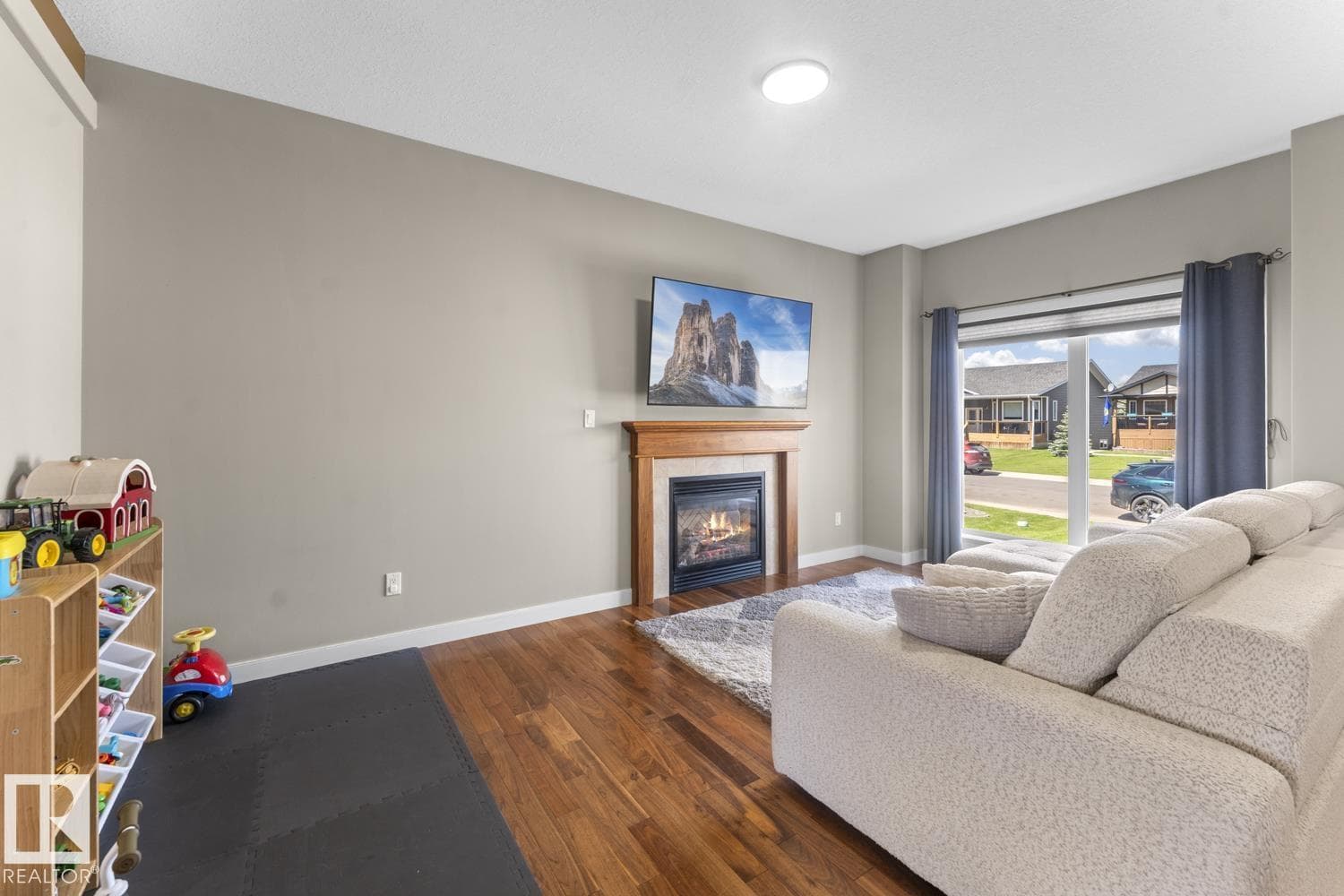 5911 Meadow WY — photo 3