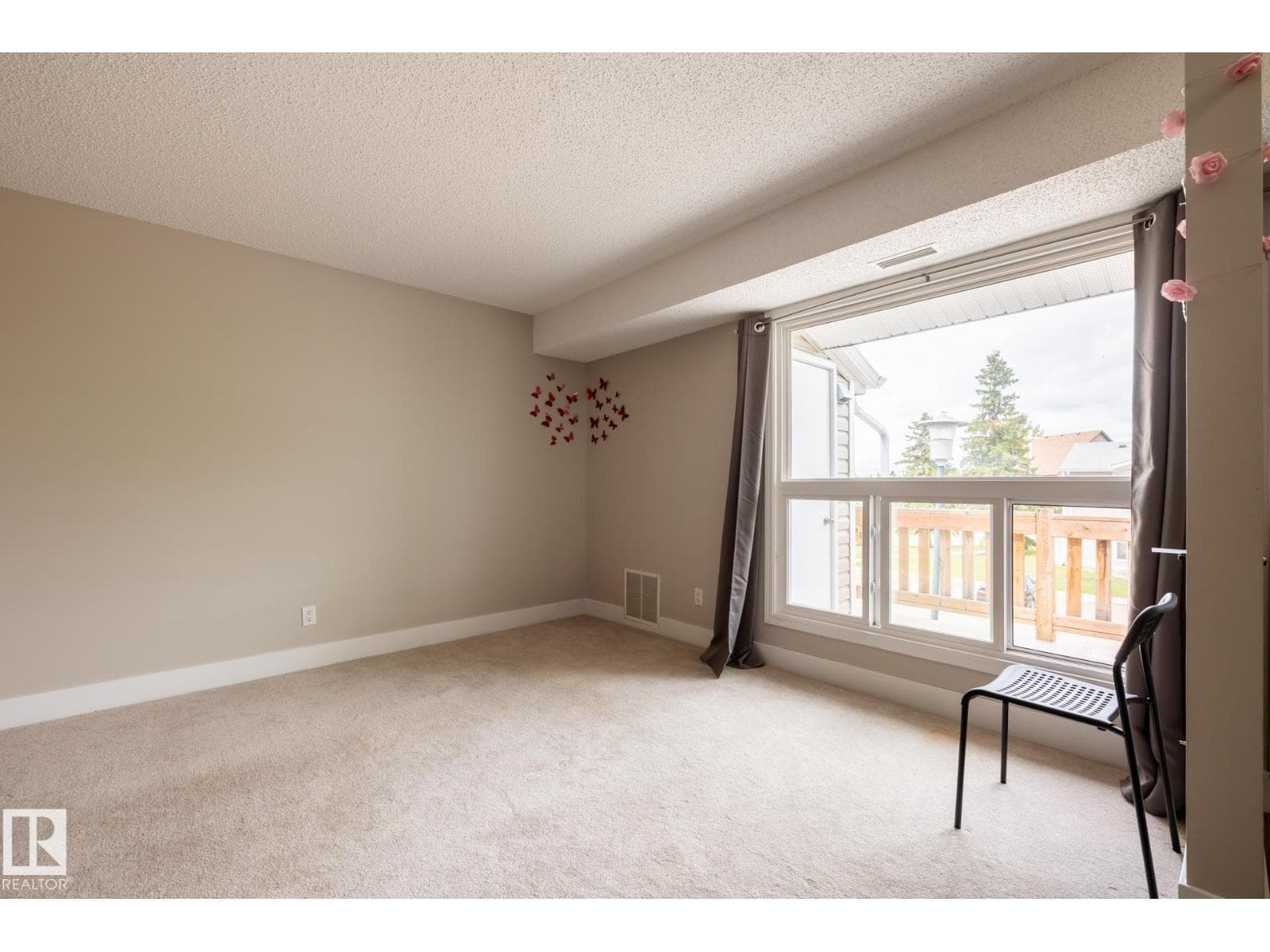 #8 2703 79 ST NW — photo 3
