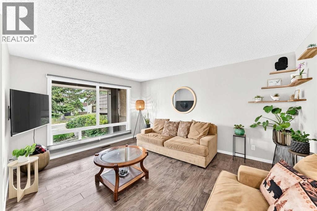 77 Edgeford Way NW — photo 2