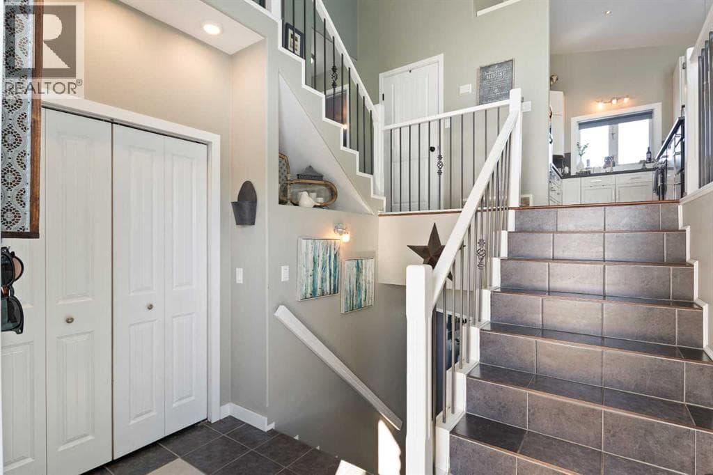 102 Hill Avenue — photo 2