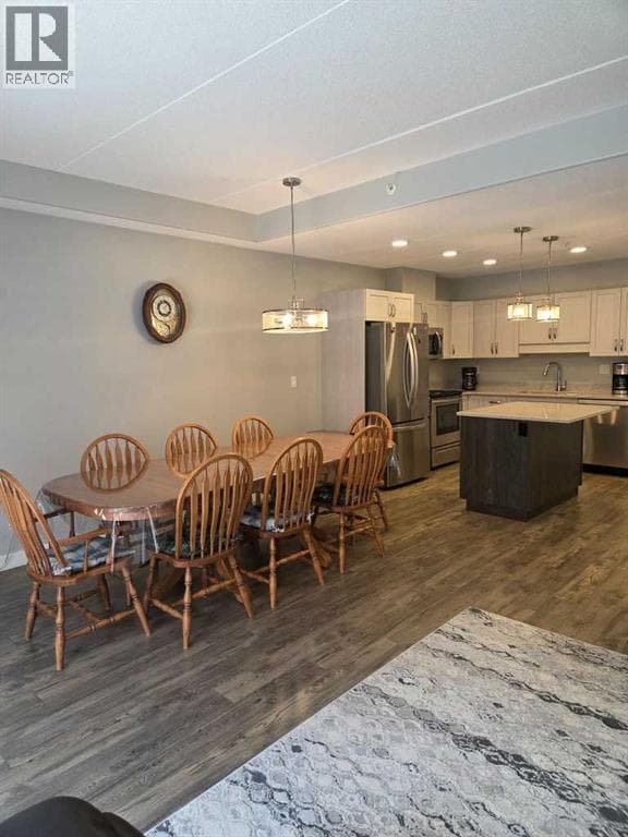 201, 499 Meadow Lake Court E — photo 5
