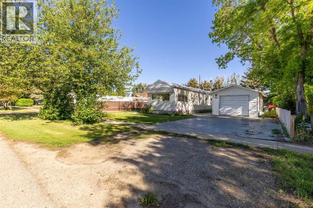 321 Noble Street — photo 2