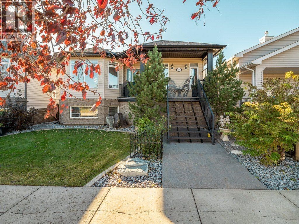 22 Riverstone Boulevard W — photo 2