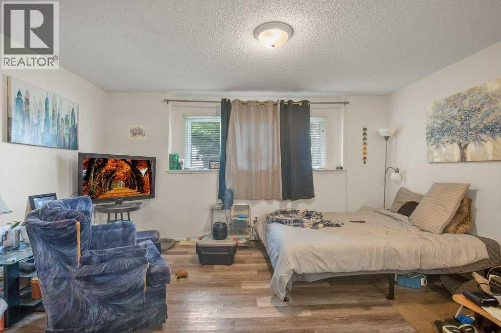 4639 48 Street — photo 4