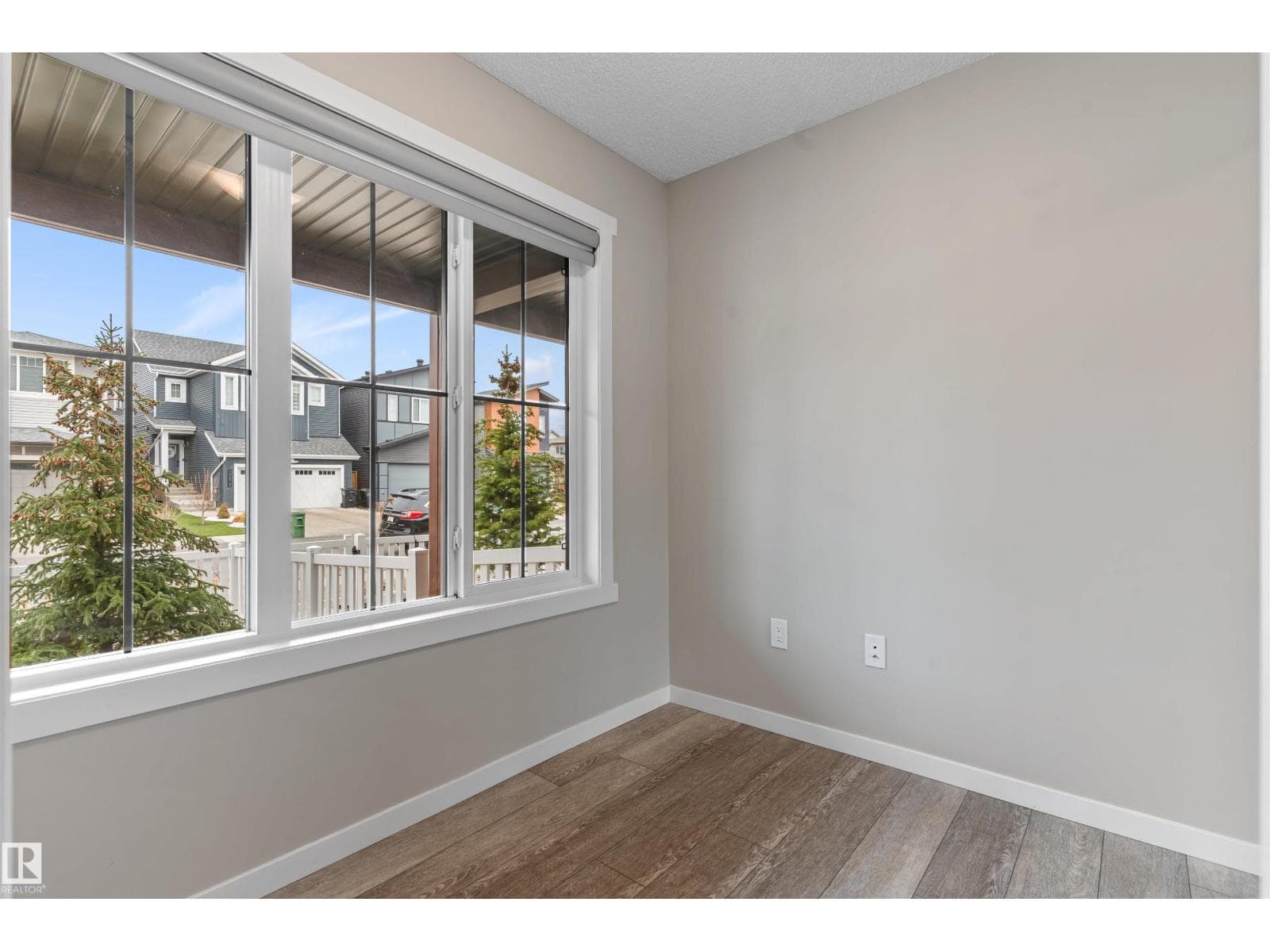 19615 28 AV NW — photo 5