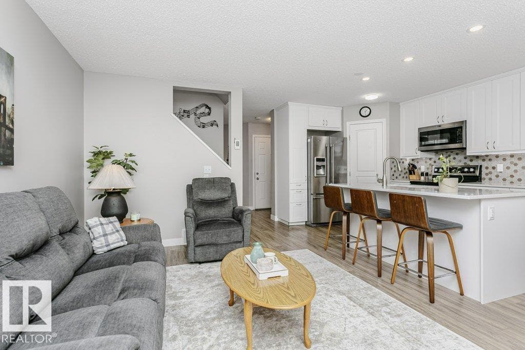 5323 RUE PARC ST — photo 4