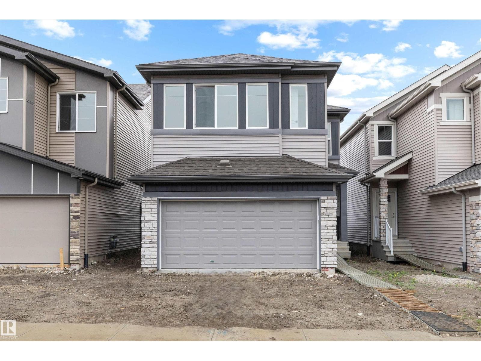 8532 183 AV NW
