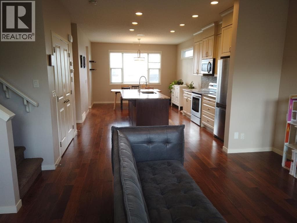 2064 New Brighton Grove SE — photo 3