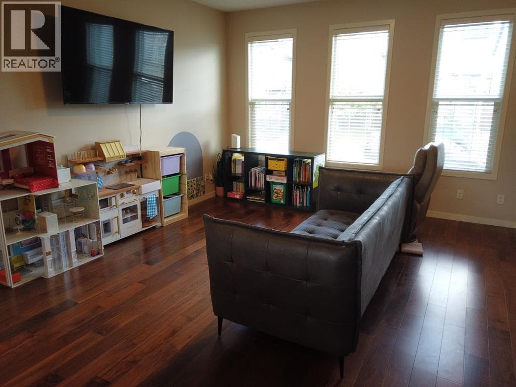 2064 New Brighton Grove SE — photo 5