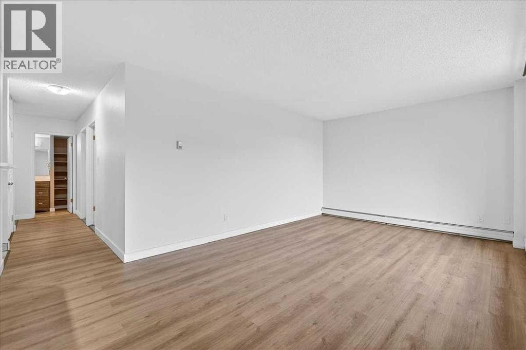 302, 635 57 Avenue SW — photo 5