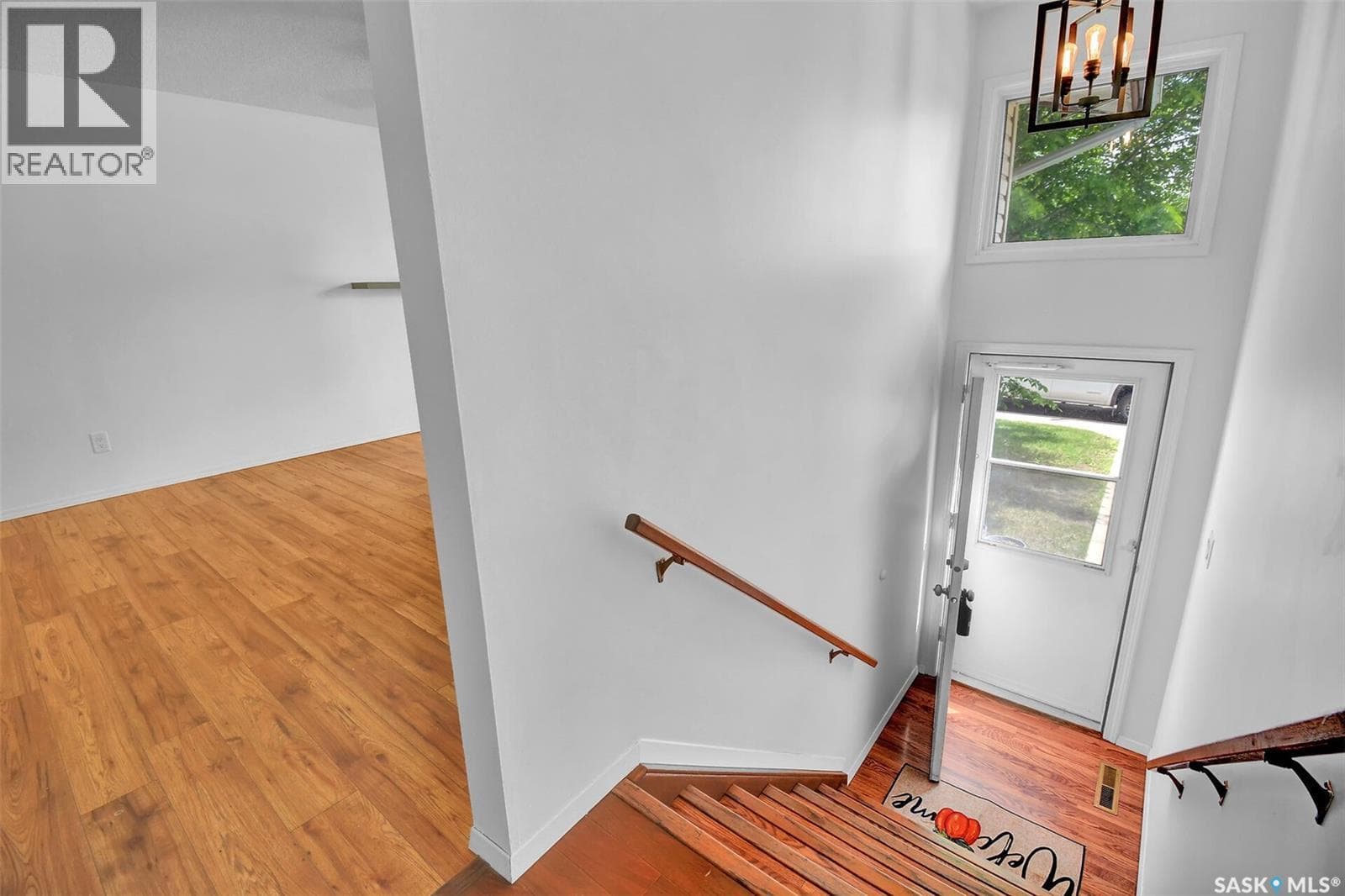 1882 Easthill — photo 4