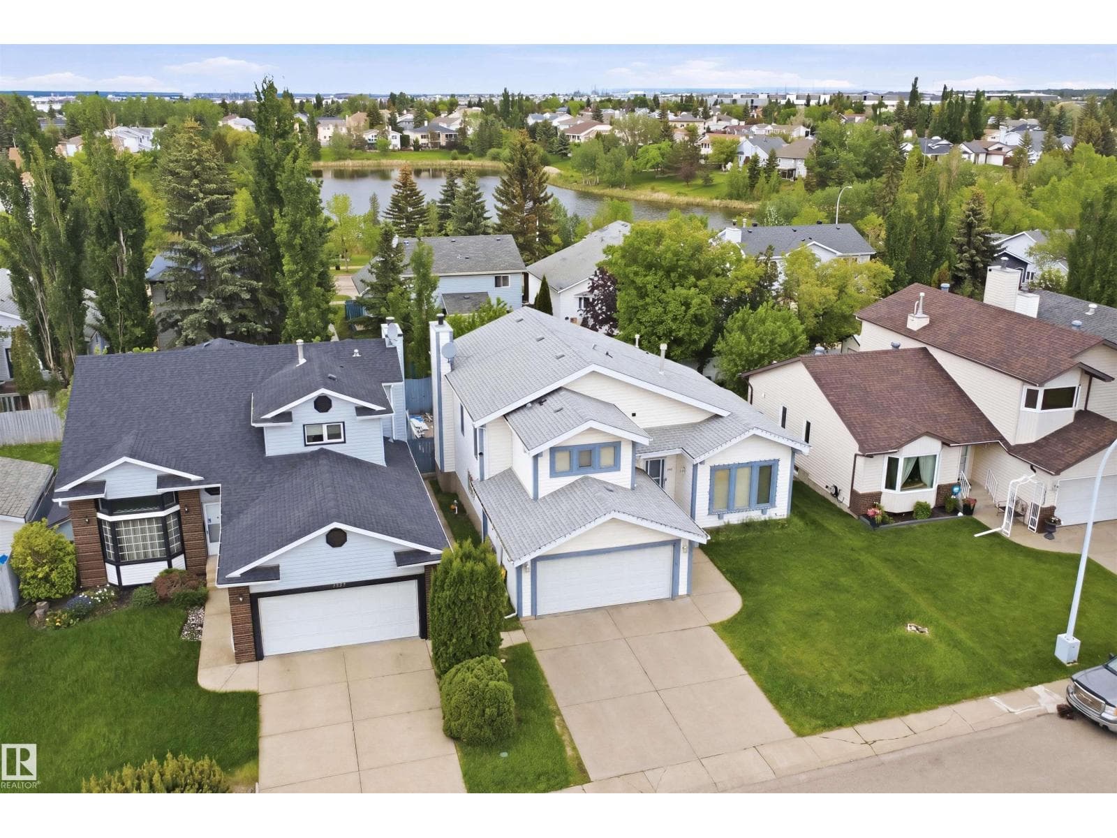 3220 42A AV NW — photo 4