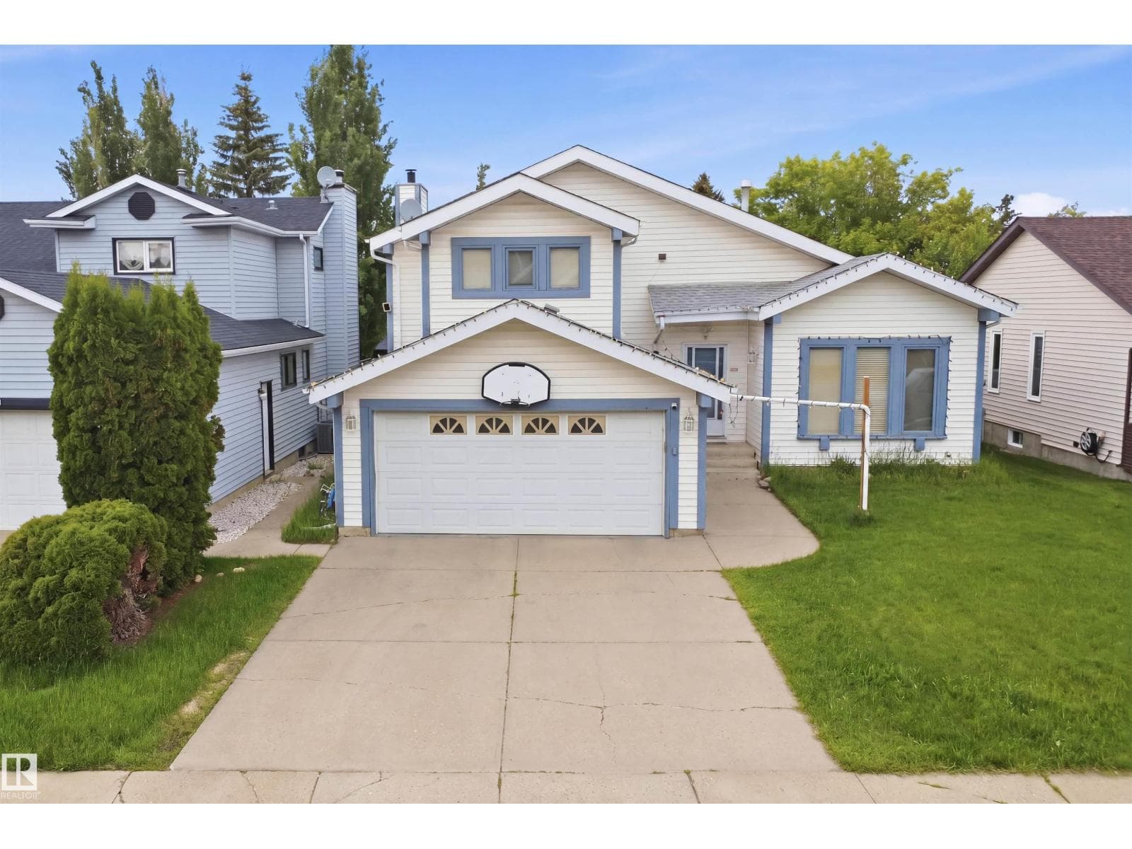 3220 42A AV NW