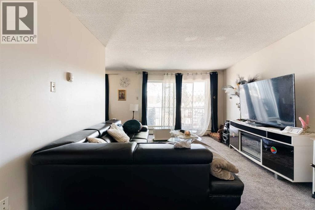 105, 9 Clearwater Crescent — photo 4