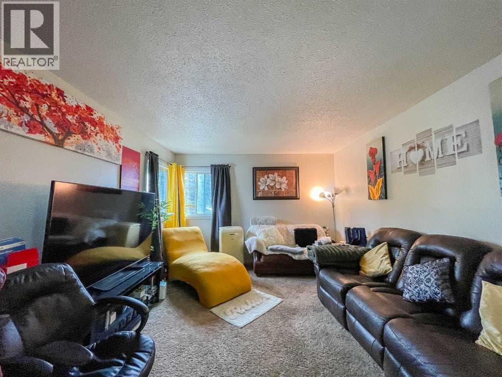 26 Moberly Crescent — photo 4