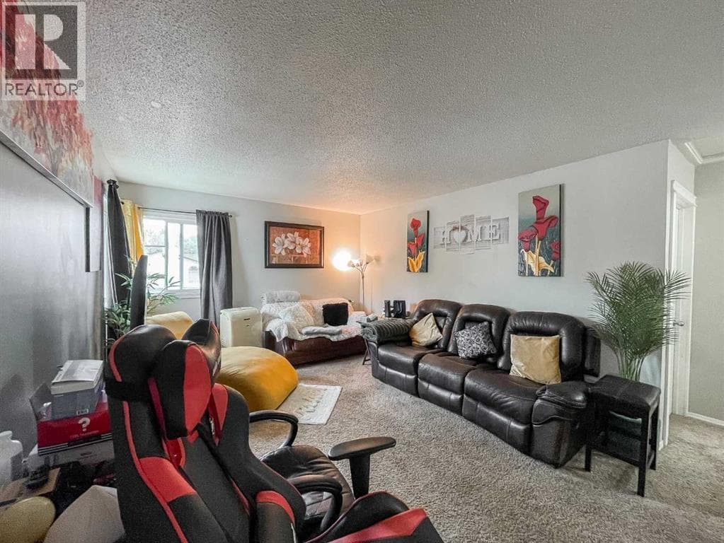 26 Moberly Crescent — photo 5