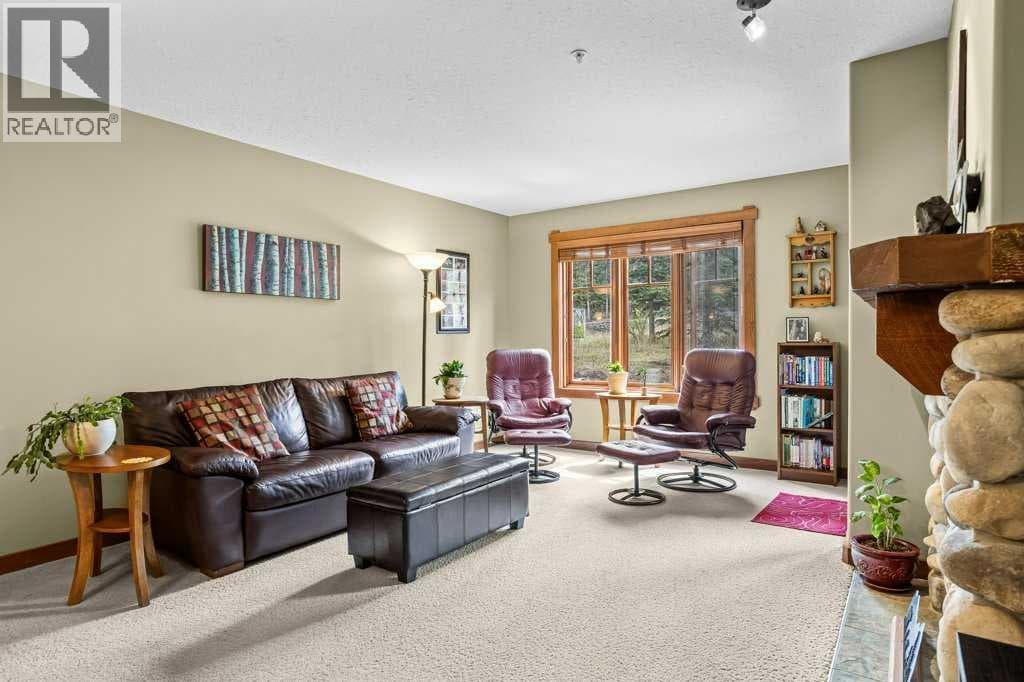 215, 150 crossbow Place — photo 2