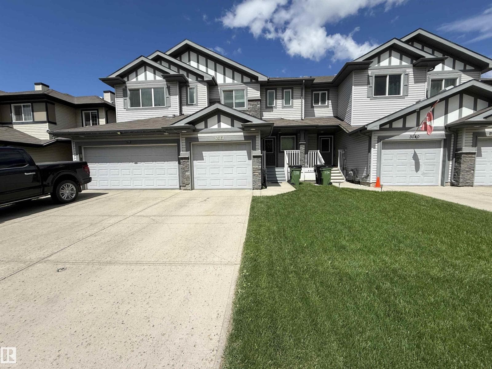 3044 16 AV NW — photo 3