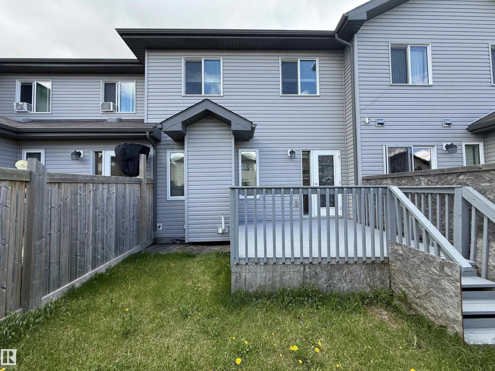 3044 16 AV NW — photo 4